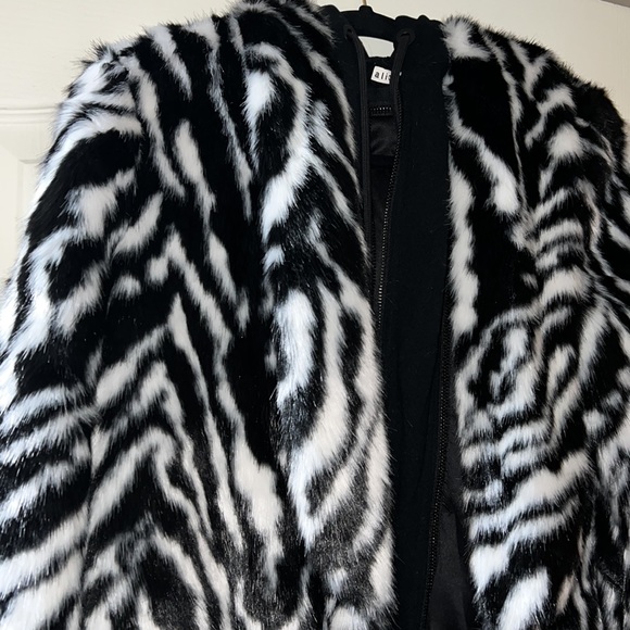 Alice + Olivia Faux Fur Coat with Removable Hoodie size L - Picture 6 of 13
